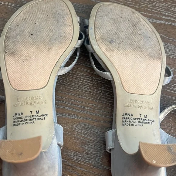 Jena size 7 dressy sandal - Picture 2 of 2